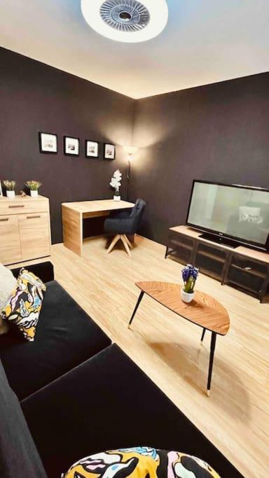 Moderny Apartman S Parkovanim Bratislava Exterior foto