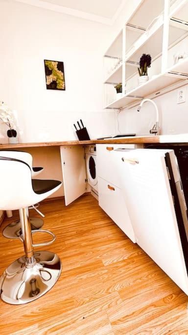 Moderny Apartman S Parkovanim Bratislava Exterior foto
