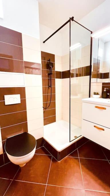 Moderny Apartman S Parkovanim Bratislava Exterior foto